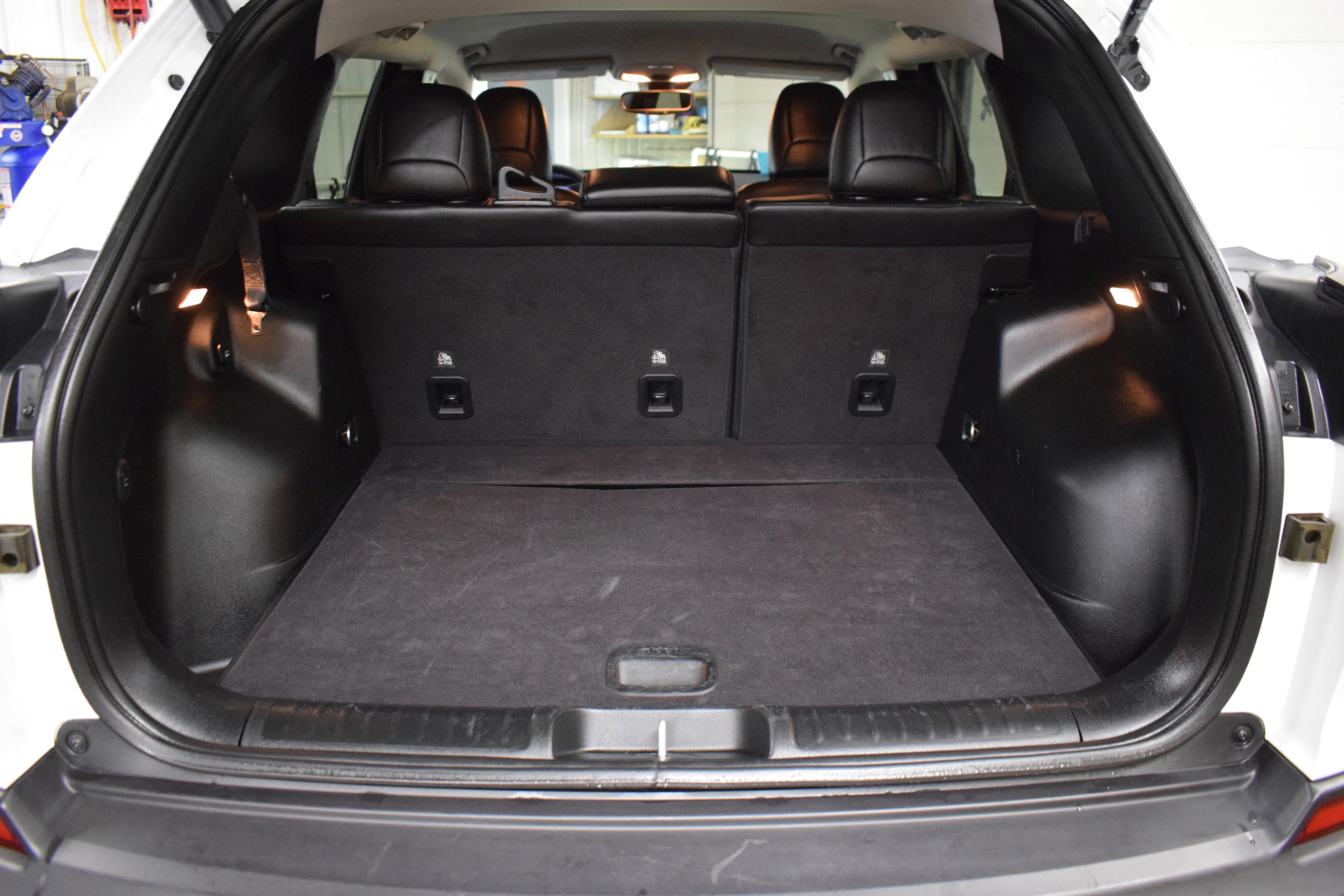 Used 2023 Jeep Cherokee Altitude Lux image 30