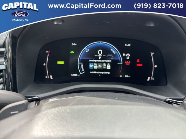 Used 2025 Toyota Camry SE FWD image 25