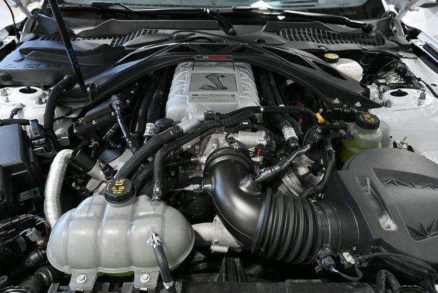 Used 2020 Ford Mustang Shelby GT500 w/ Carbon Fiber Track Pack image 34