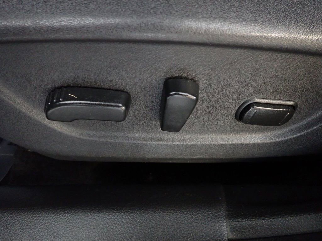 Used 2020 Nissan Rogue SV image 25