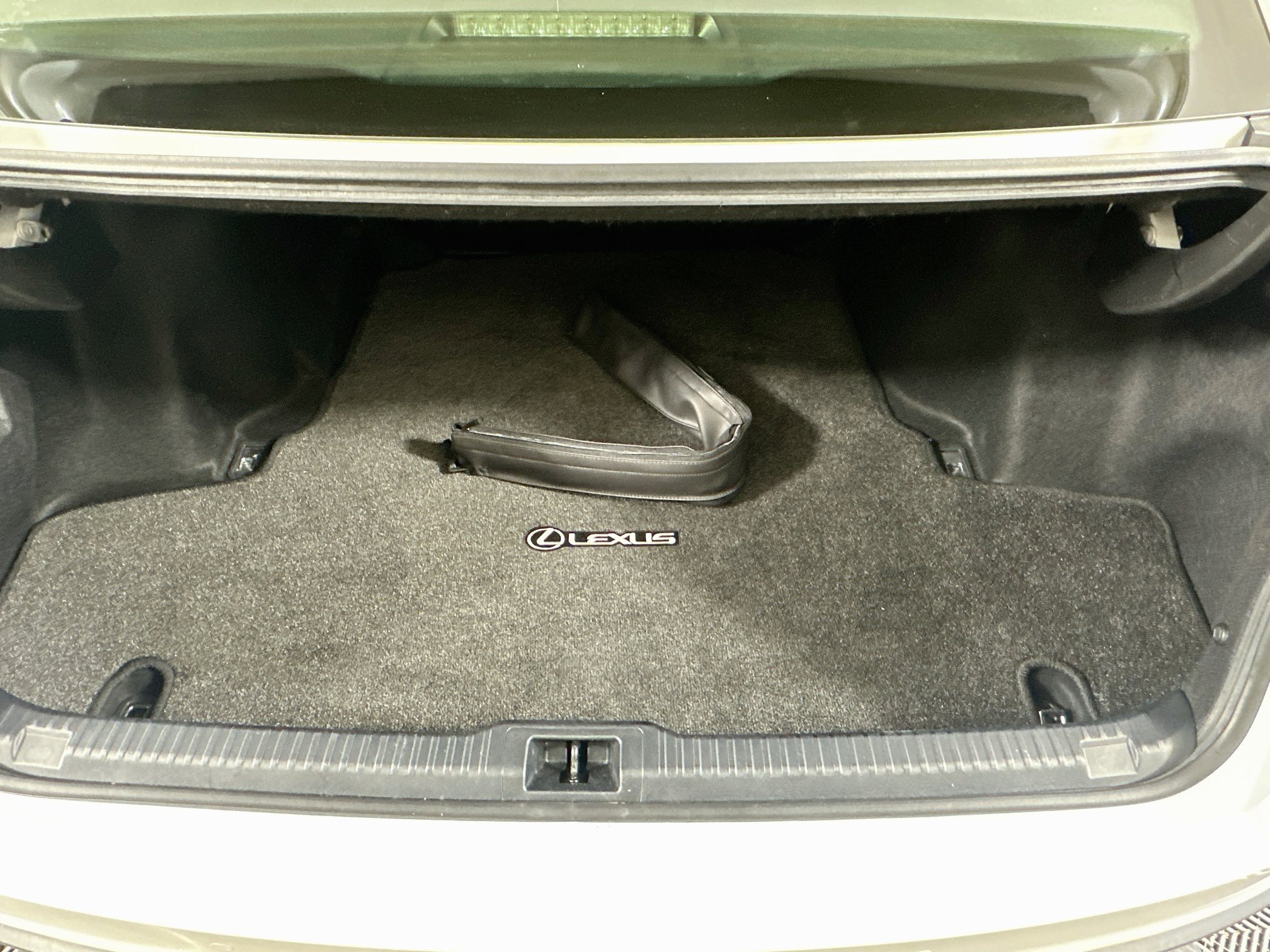 Used 2023 Lexus IS 300 w/ Comfort Package RWD image 28