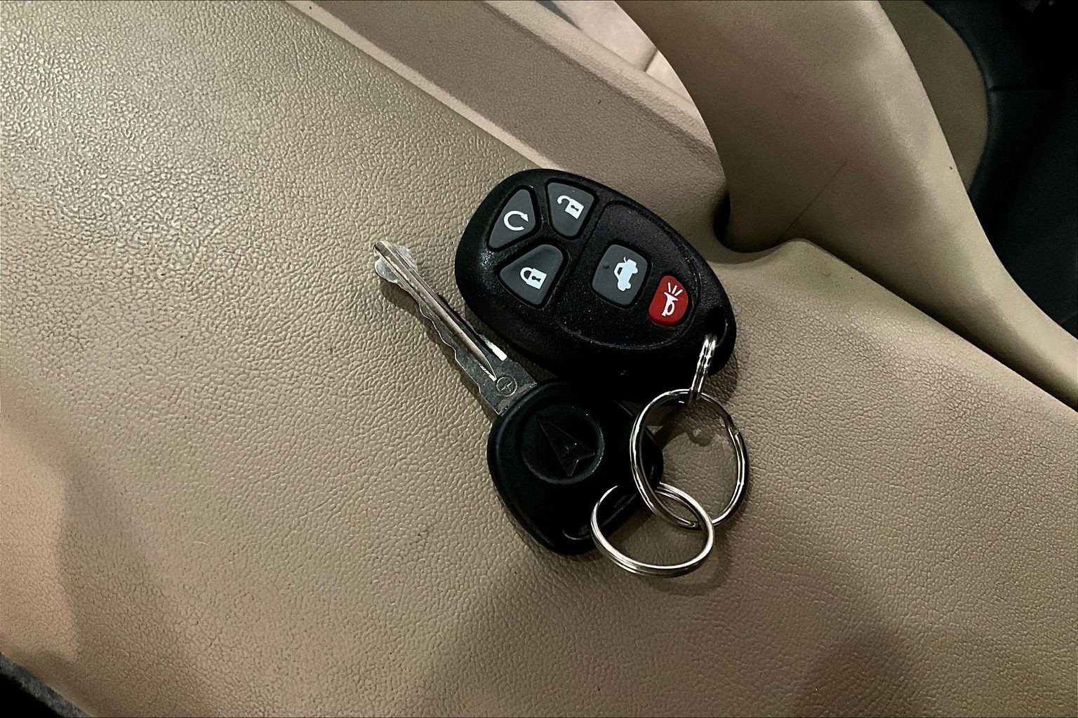 Used 2007 Pontiac Solstice Convertible w/ Premium Package RWD image 29