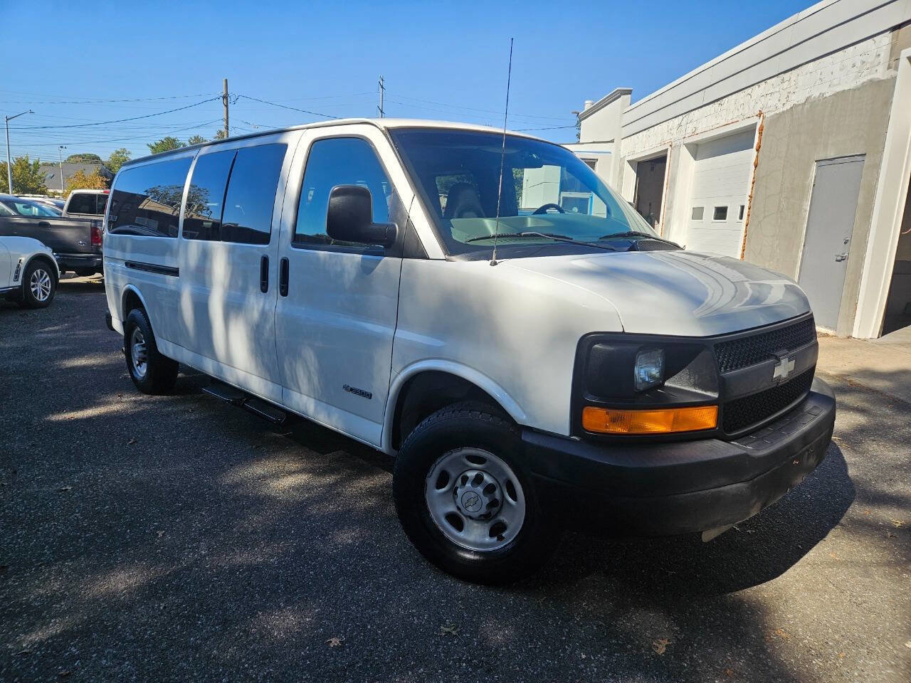 Used 2006 Chevrolet Express 3500 LS image 2