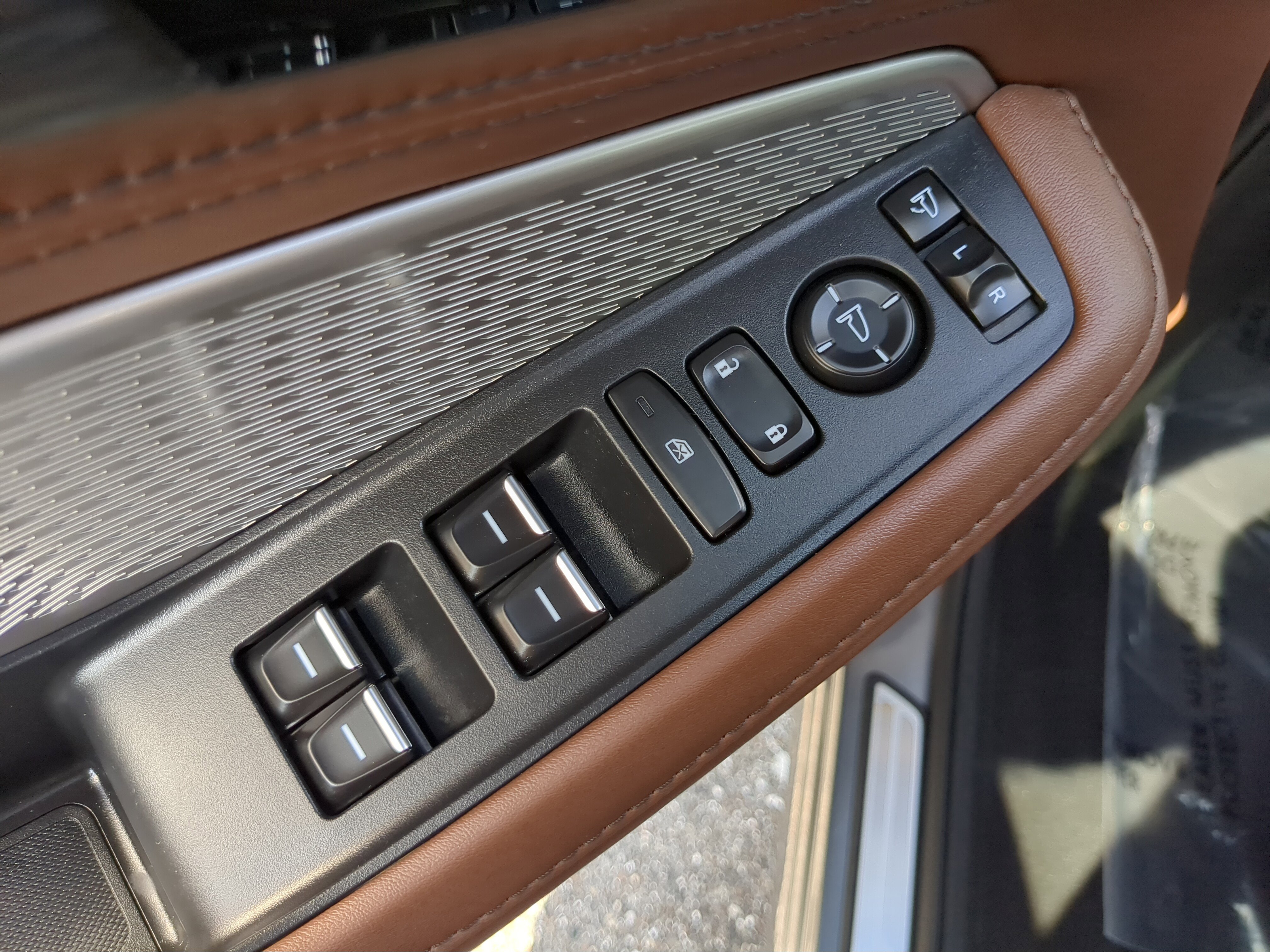 Used 2022 Acura MDX SH-AWD w/ Advance Package image 18