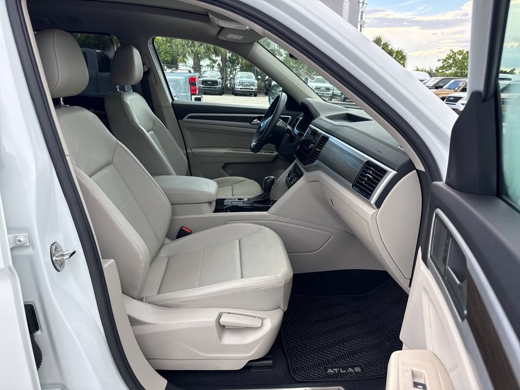 Used 2022 Volkswagen Atlas SE FWD image 24