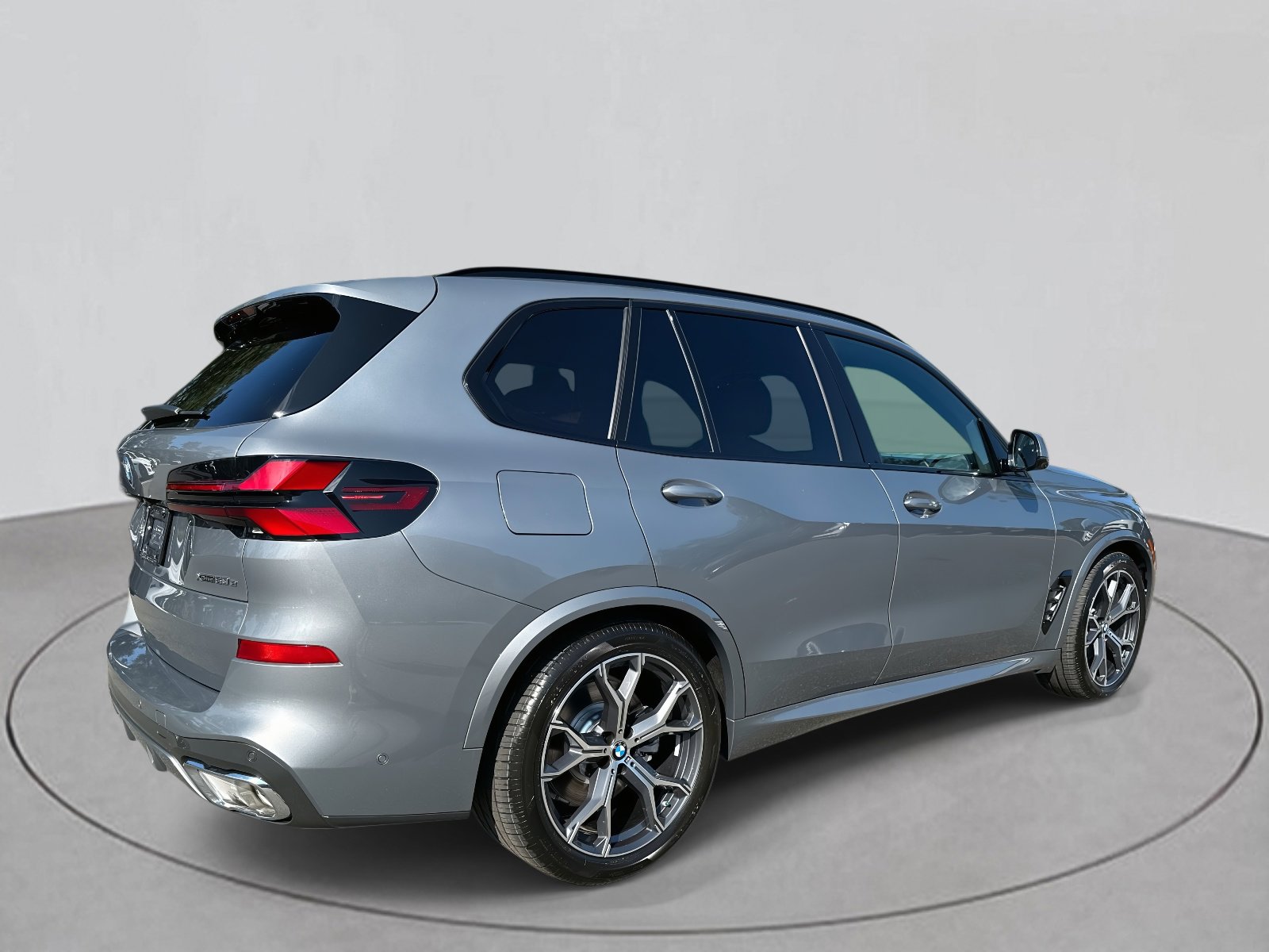 New 2026 BMW X5 xDrive50e w/ M Sport Package image 5