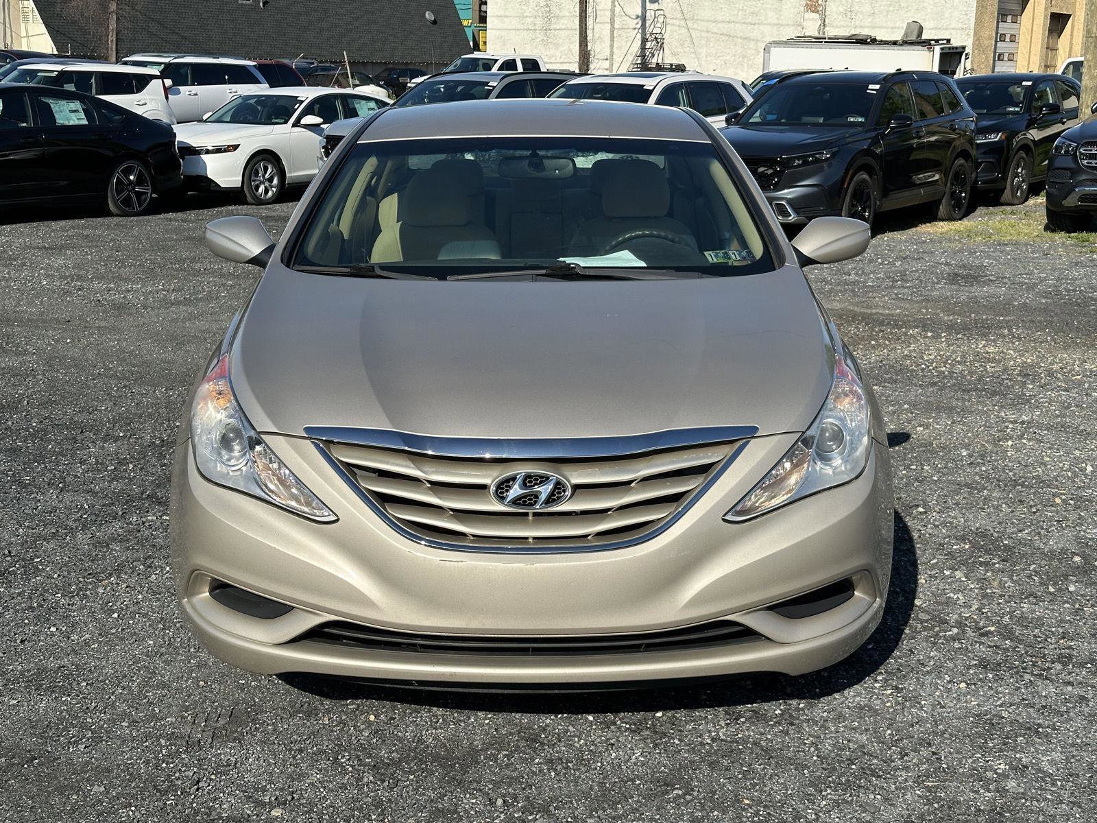 Used 2011 Hyundai Sonata GLS FWD image 3