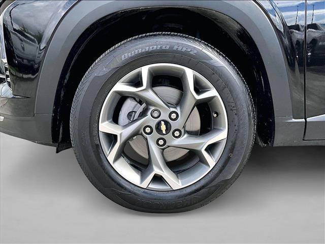 Used 2025 Chevrolet Trax LT FWD image 10