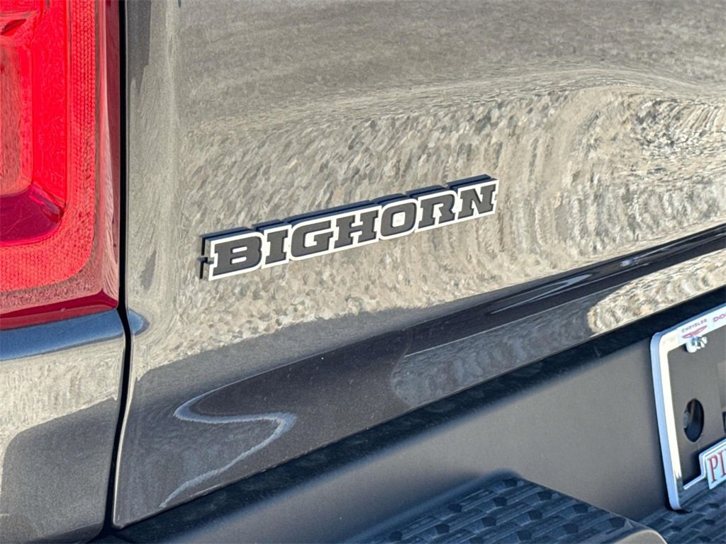 New 2026 RAM 1500 4x4 Crew Cab image 7