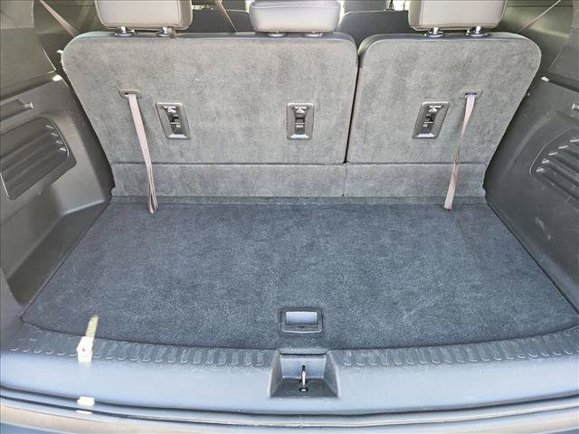 Used 2025 Chevrolet Traverse LT FWD image 6