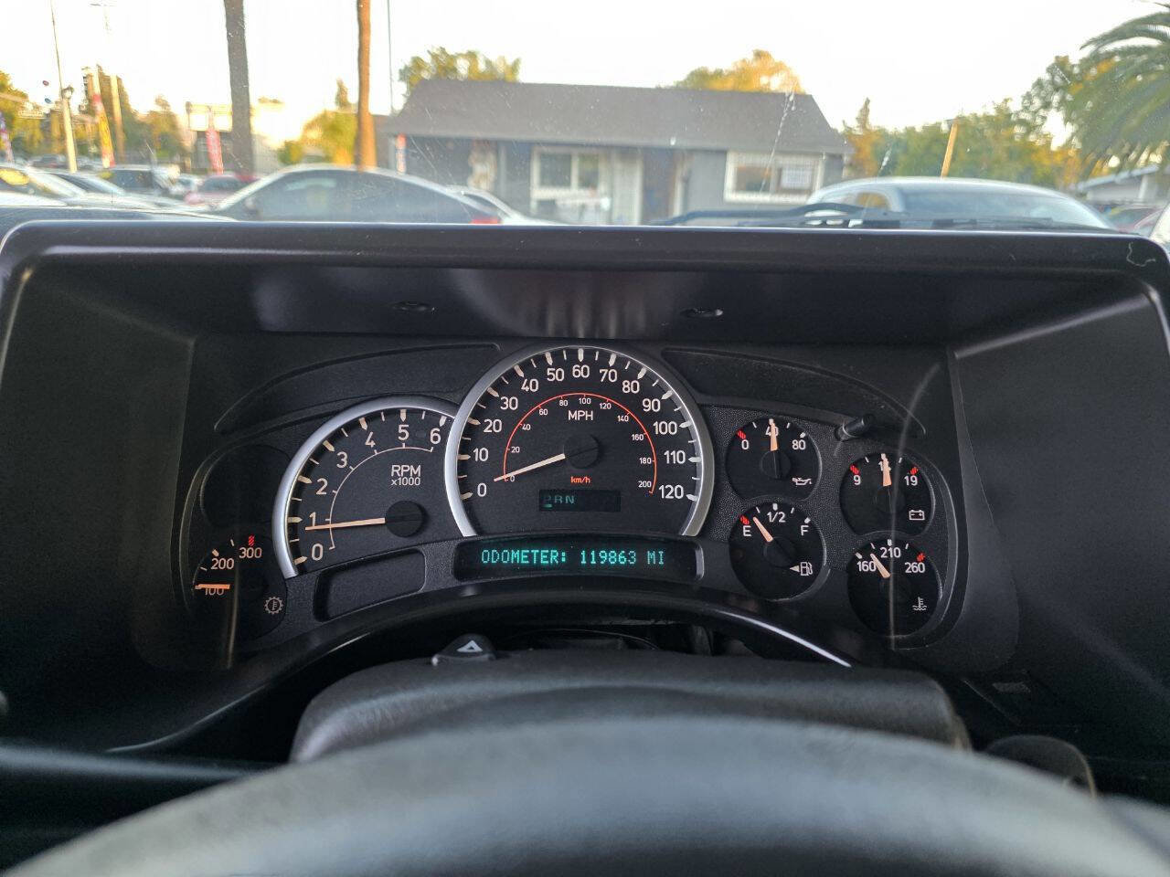 Used 2005 HUMMER H2 image 13