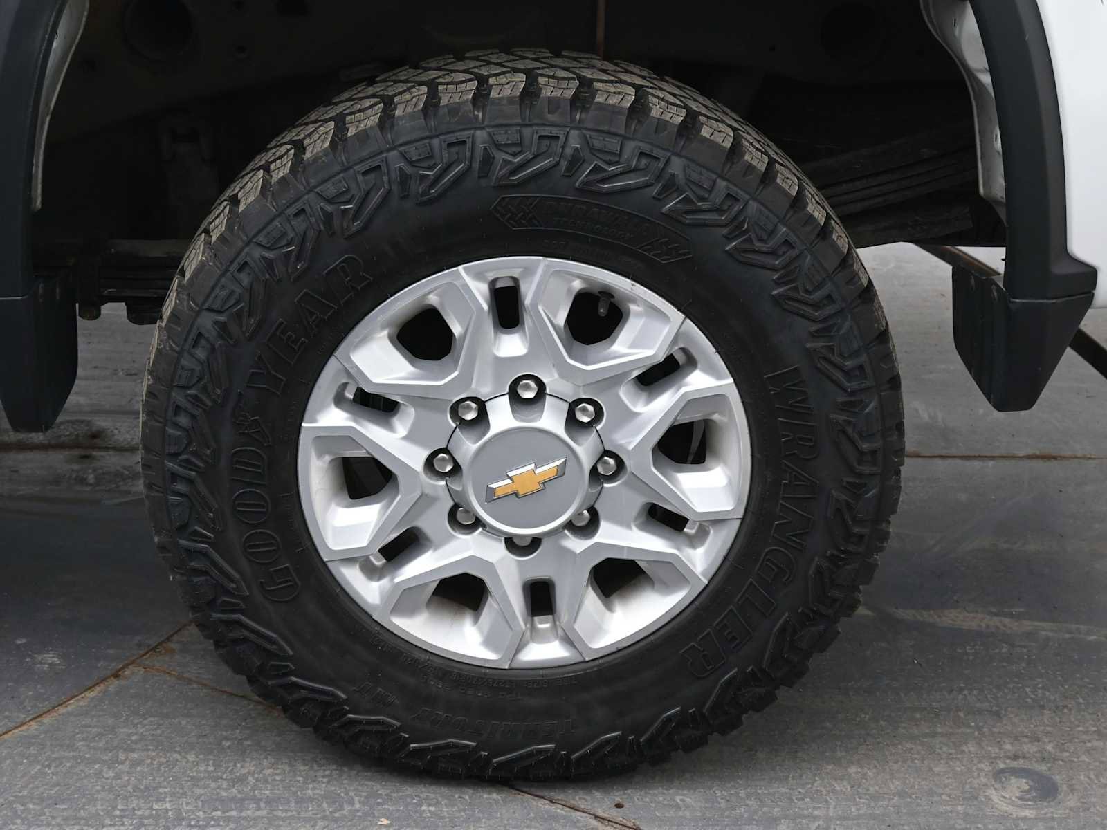 Used 2022 Chevrolet Silverado 2500 LTZ w/ Safety Package image 5