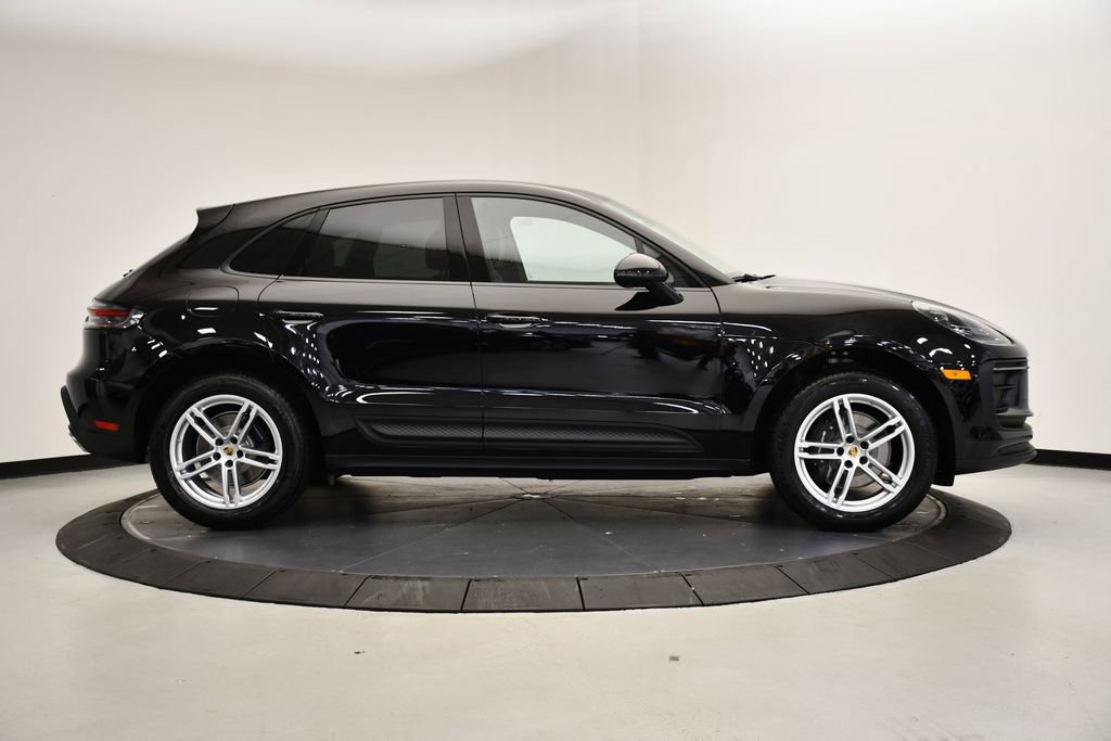 Certified 2025 Porsche Macan Turbo AWD/4WD image 8