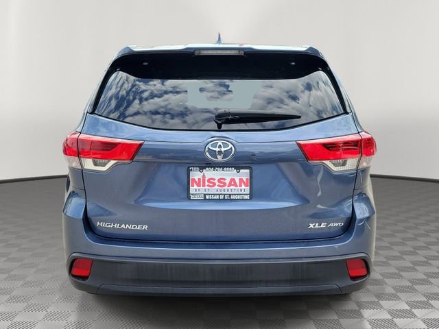 Used 2019 Toyota Highlander XLE image 3