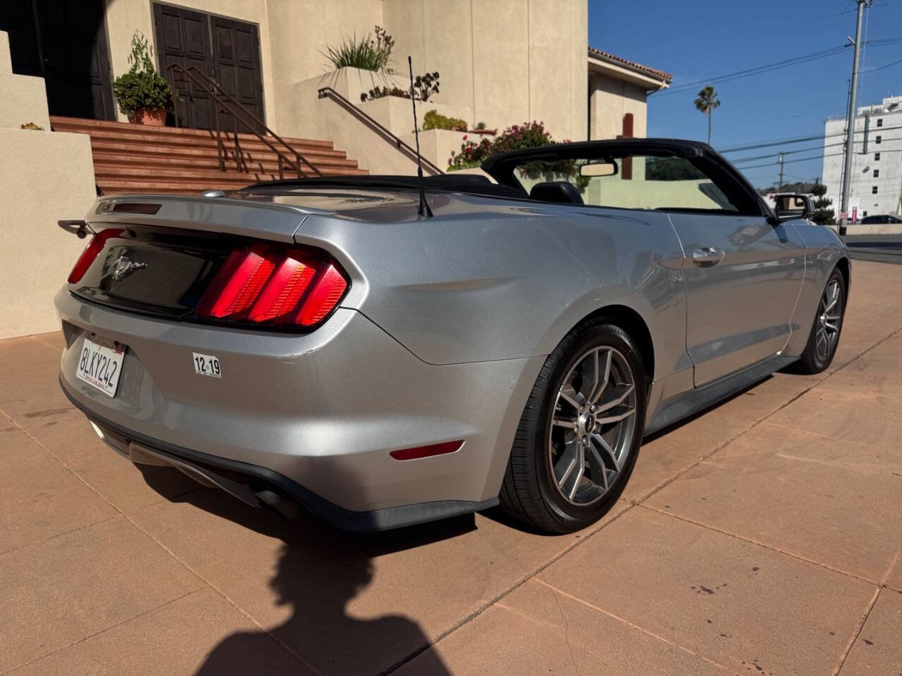 Used 2016 Ford Mustang Premium RWD image 26