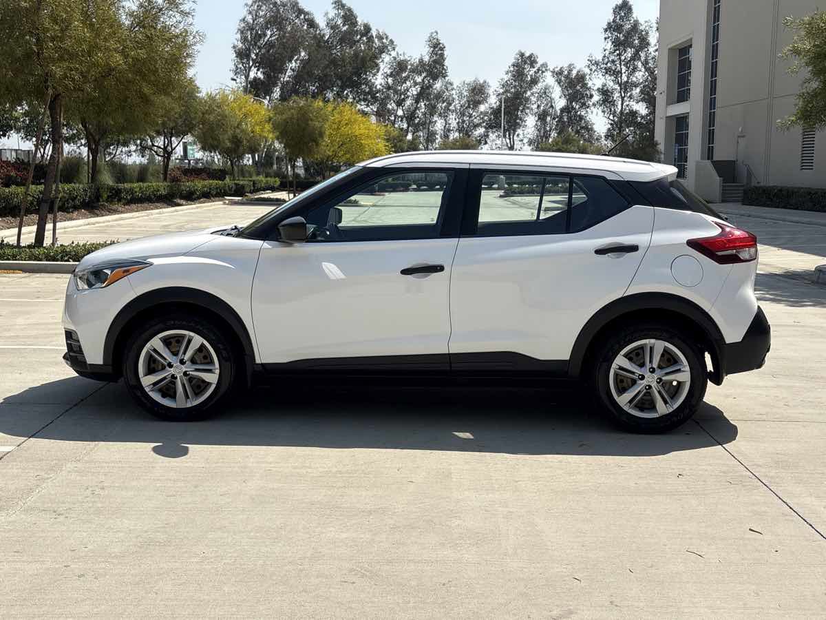 Used 2020 Nissan Kicks S FWD image 6