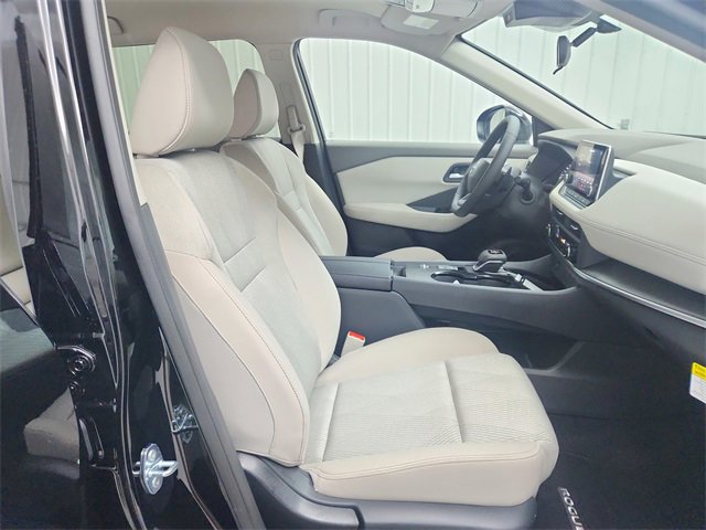 New 2025 Nissan Rogue SV image 32