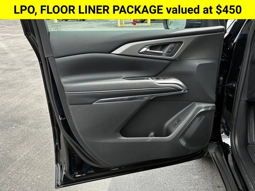 New 2027 Chevrolet Traverse LT w/ LPO, Floor Liner Package AWD/4WD image 3