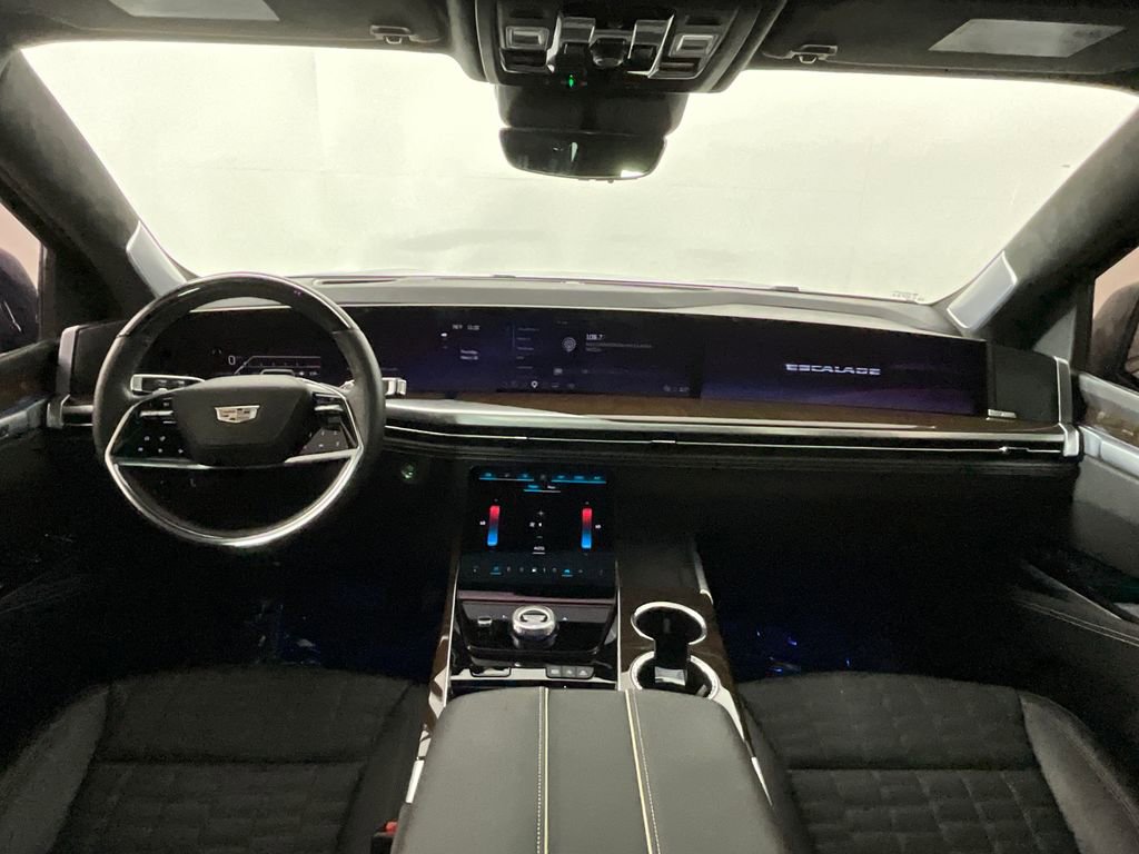 Used 2025 Cadillac Escalade ESV Sport Platinum image 10