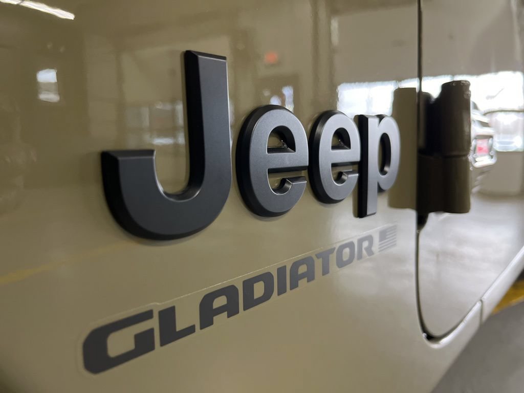 New 2026 Jeep Gladiator Sport AWD/4WD image 15