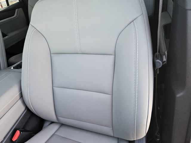Used 2025 GMC Acadia Elevation w/ Elevation Premium Package FWD image 12