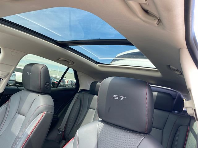 Certified 2023 Buick Envision Essence w/ Sport Touring Package AWD/4WD image 16