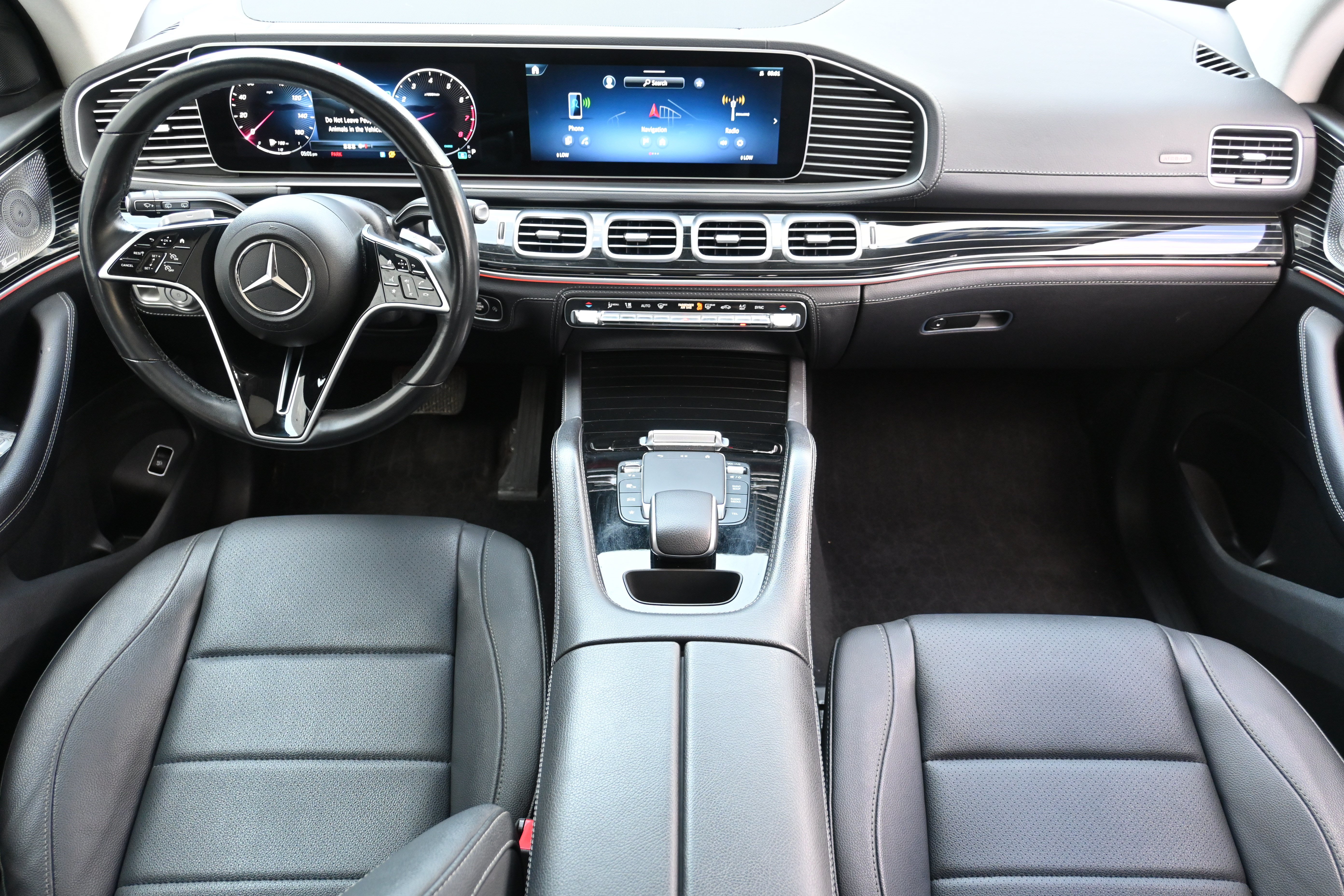 Used 2024 Mercedes-Benz GLE 350 4MATIC w/ AMG Line Exterior image 33