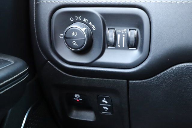 Used 2019 RAM 1500 Limited w/ Advanced Safety Group AWD/4WD image 39