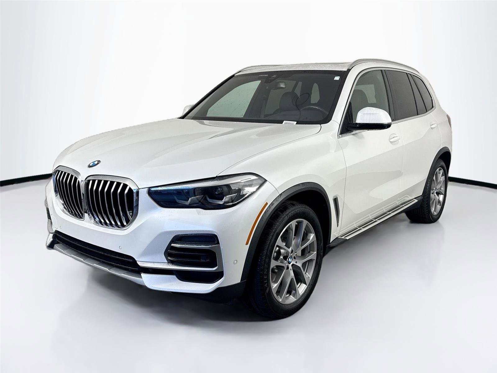 Used 2023 BMW X5 sDrive40i w/ Premium Package image 2
