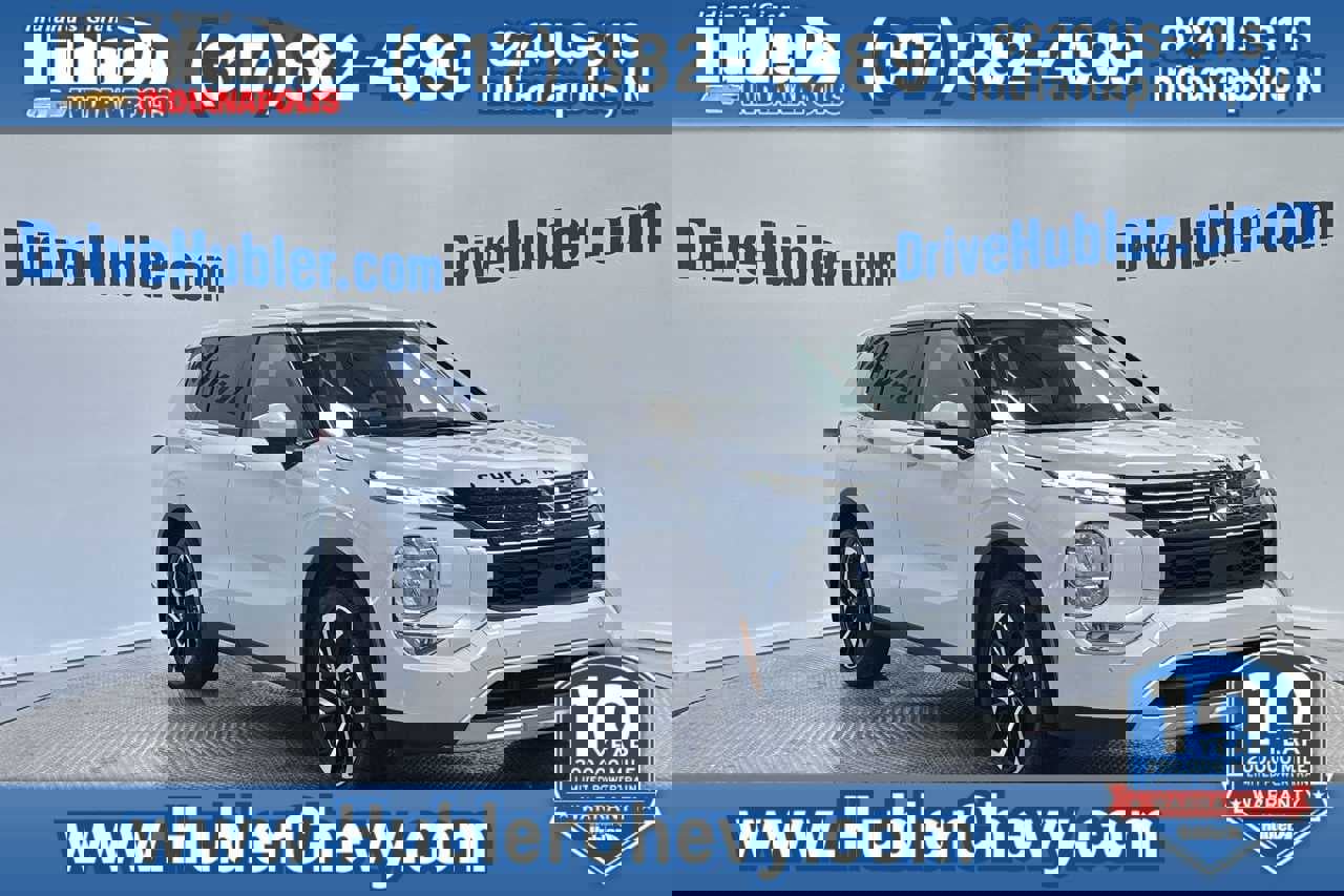 Used 2024 Mitsubishi Outlander SE image 1