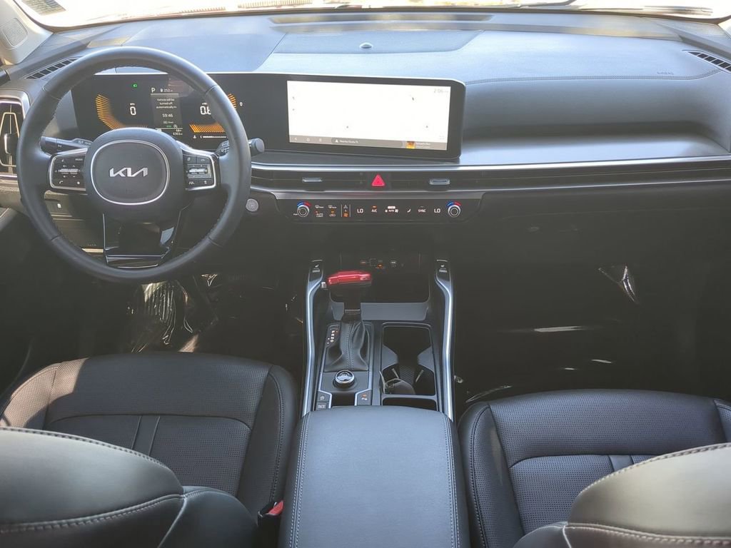 Used 2025 Kia Sorento S w/ Panoramic Sunroof Package image 14