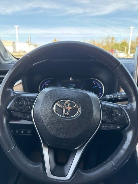 Used 2019 Toyota RAV4 Limited AWD/4WD image 9