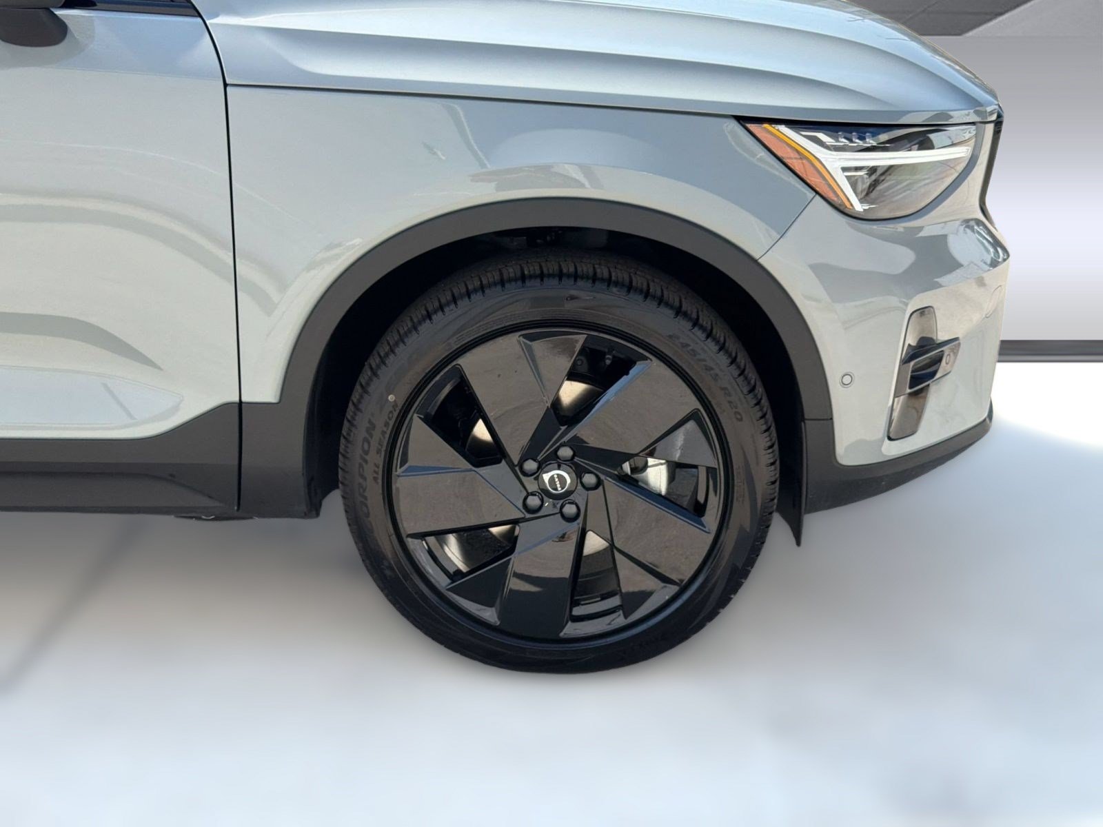 New 2026 Volvo XC40 B5 Ultra w/ Climate Package AWD/4WD image 12