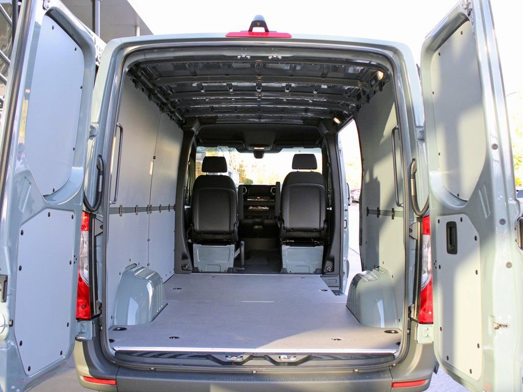 Used 2026 Mercedes-Benz Sprinter 144 Cargo image 5