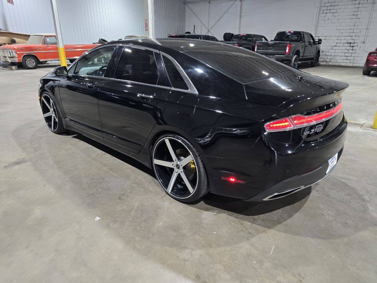 Used 2017 Lincoln MKZ Premiere FWD image 9