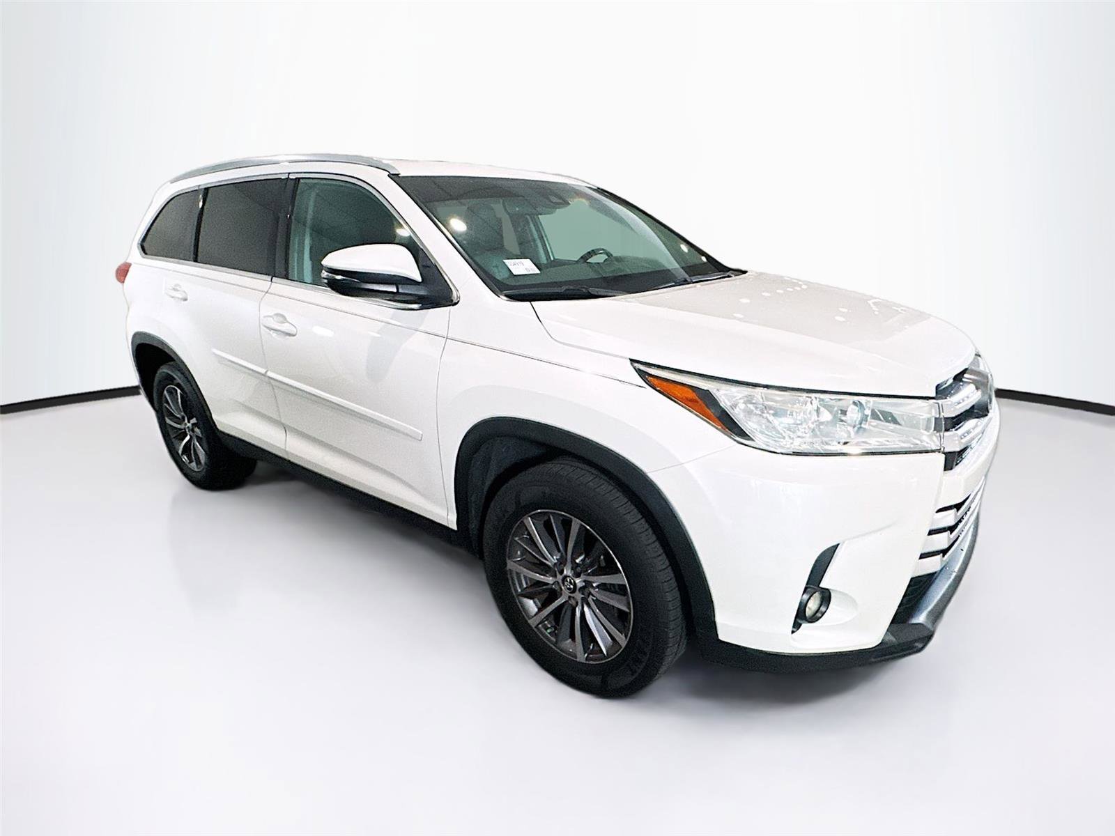 Used 2019 Toyota Highlander XLE image 32