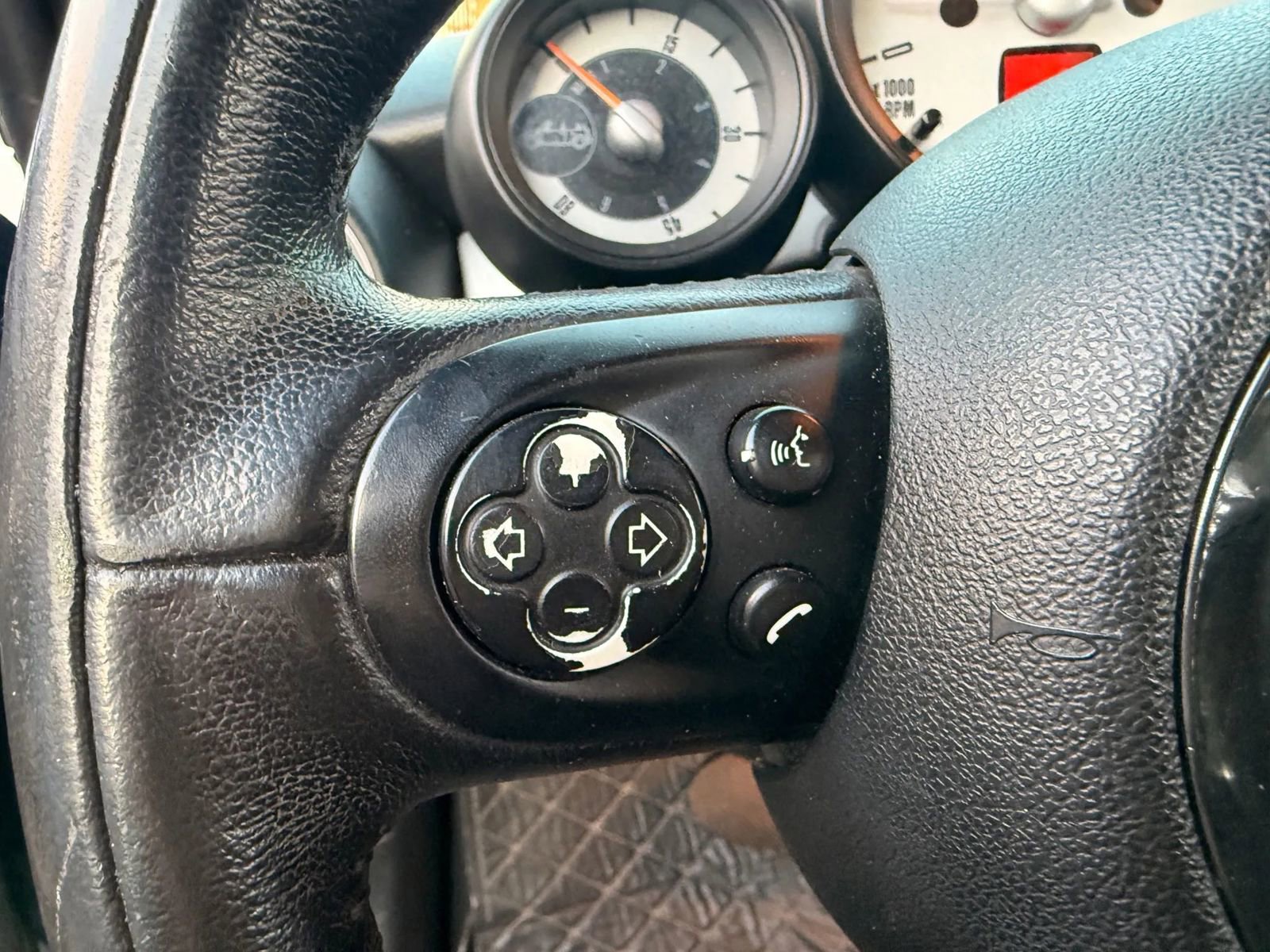 Used 2011 MINI Cooper Convertible image 14