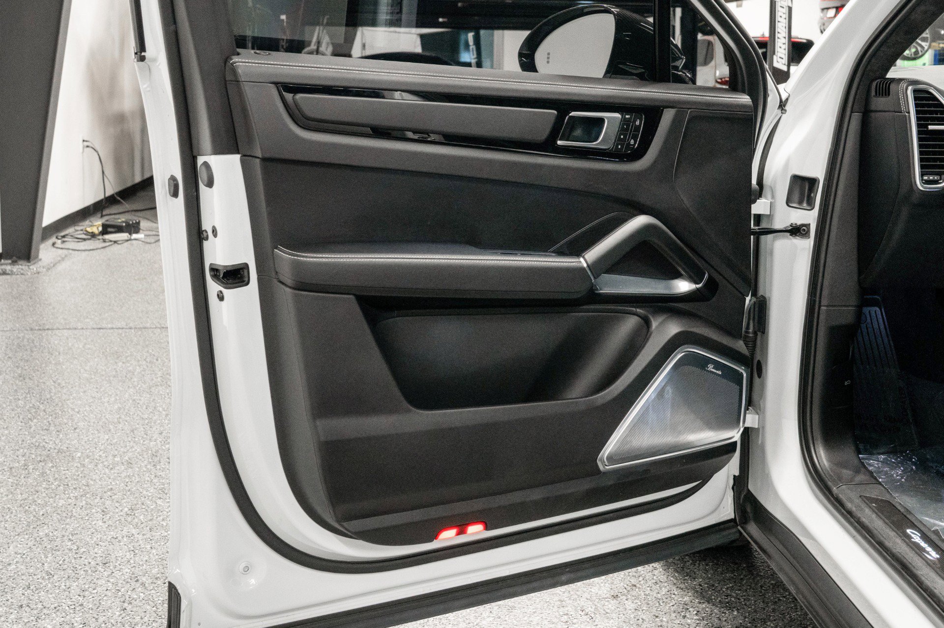 Used 2023 Porsche Cayenne Turbo GT image 38