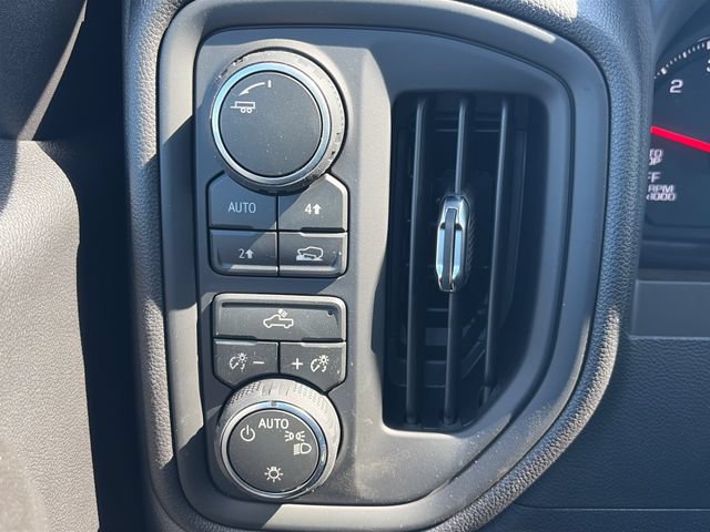 New 2026 Chevrolet Silverado 1500 Custom w/ Turbomax Blackout Package AWD/4WD image 31