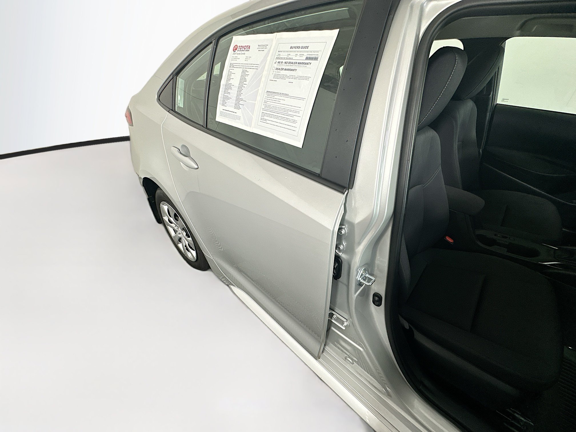 Used 2026 Toyota Corolla LE FWD image 27