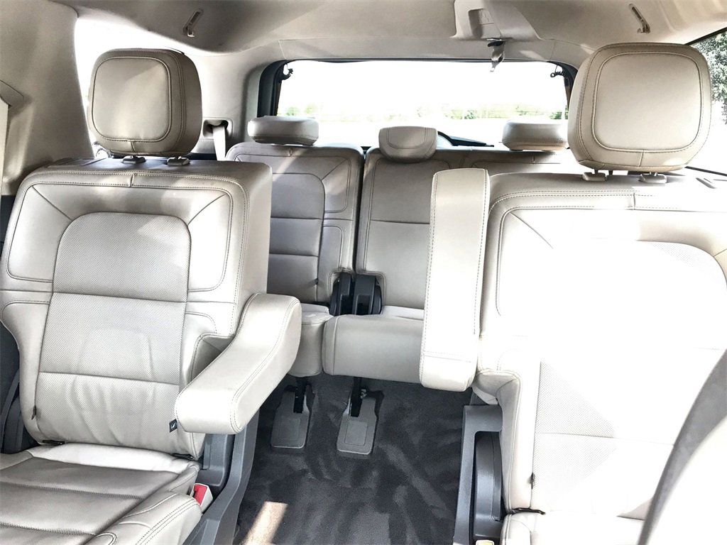Used 2024 Lincoln Navigator Premiere image 23