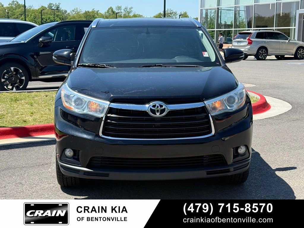 Used 2016 Toyota Highlander XLE FWD image 2