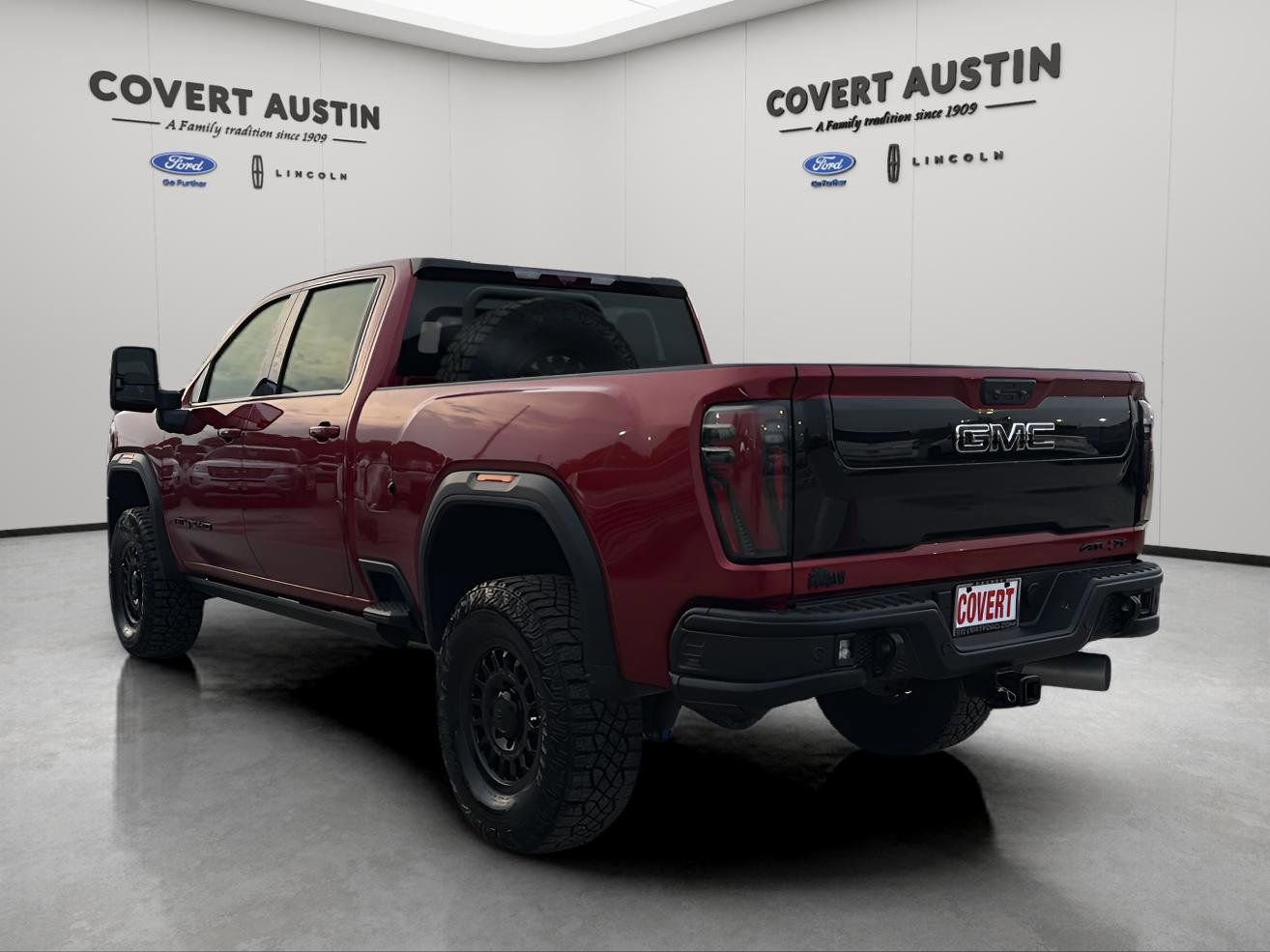 Used 2025 GMC Sierra 2500 AT4X image 3