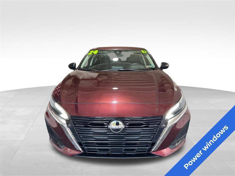 Used 2024 Nissan Altima 2.5 SV FWD image 2