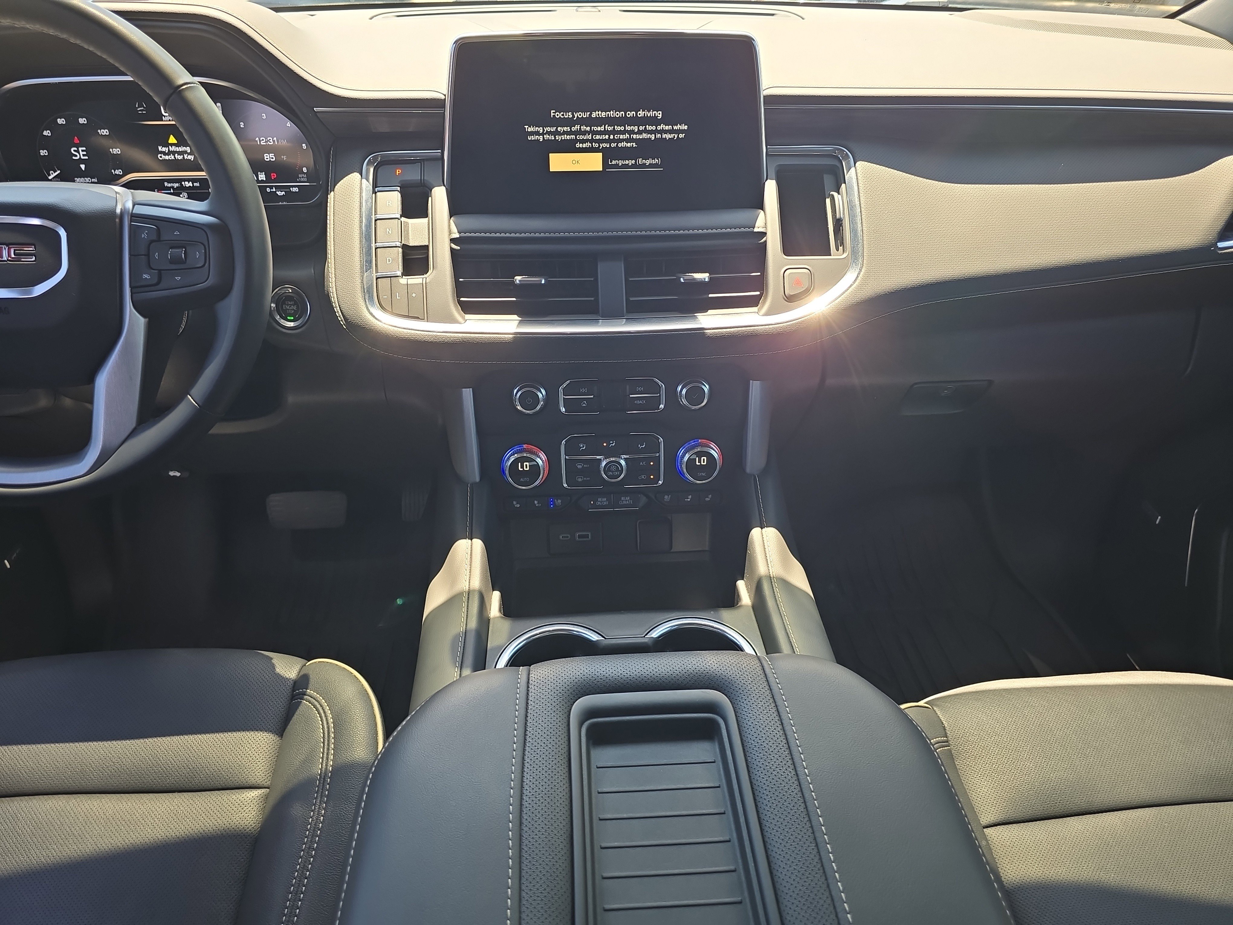 Used 2023 GMC Yukon SLT w/ SLT Luxury Package AWD/4WD image 15