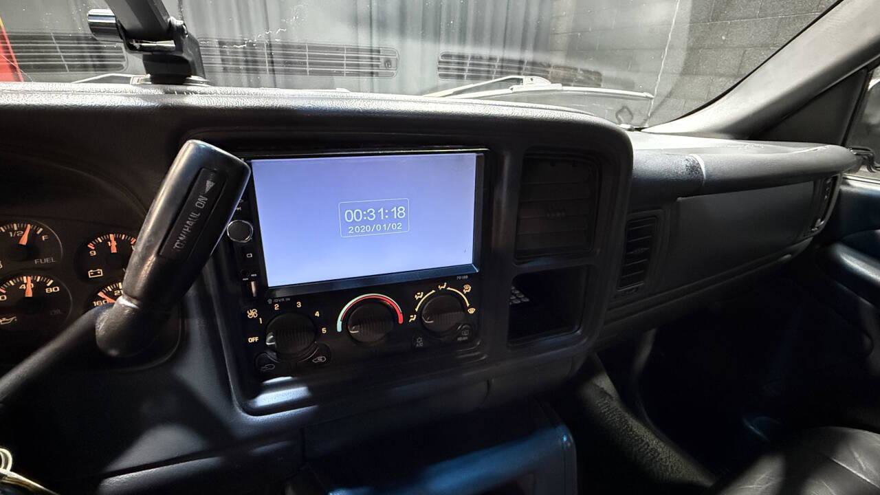 Used 2002 Chevrolet Avalanche 1500 4dr 4WD Crew Cab SB w/ Off-Road Suspension Pkg image 18