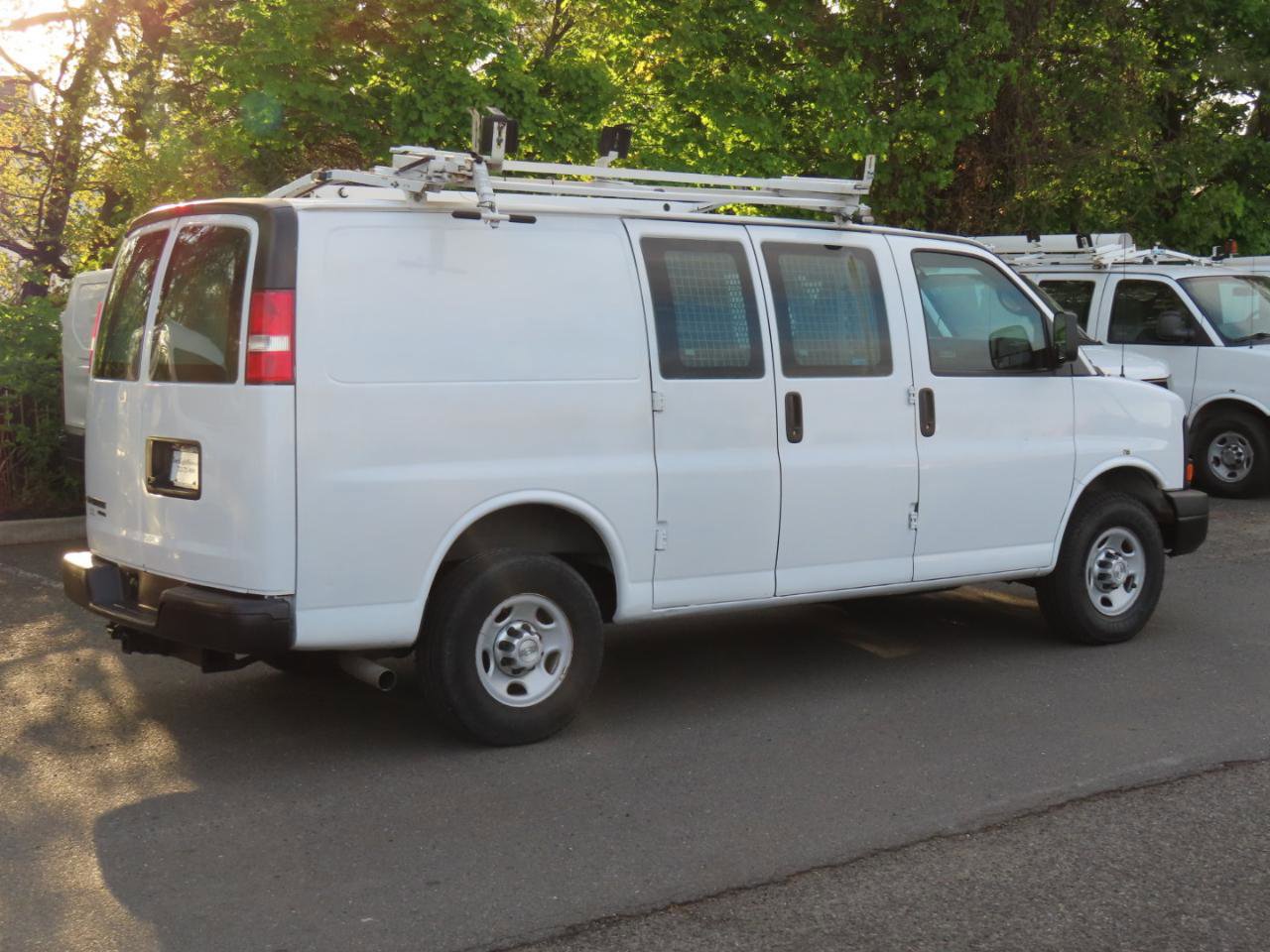 Used 2015 Chevrolet Express 2500 RWD image 6