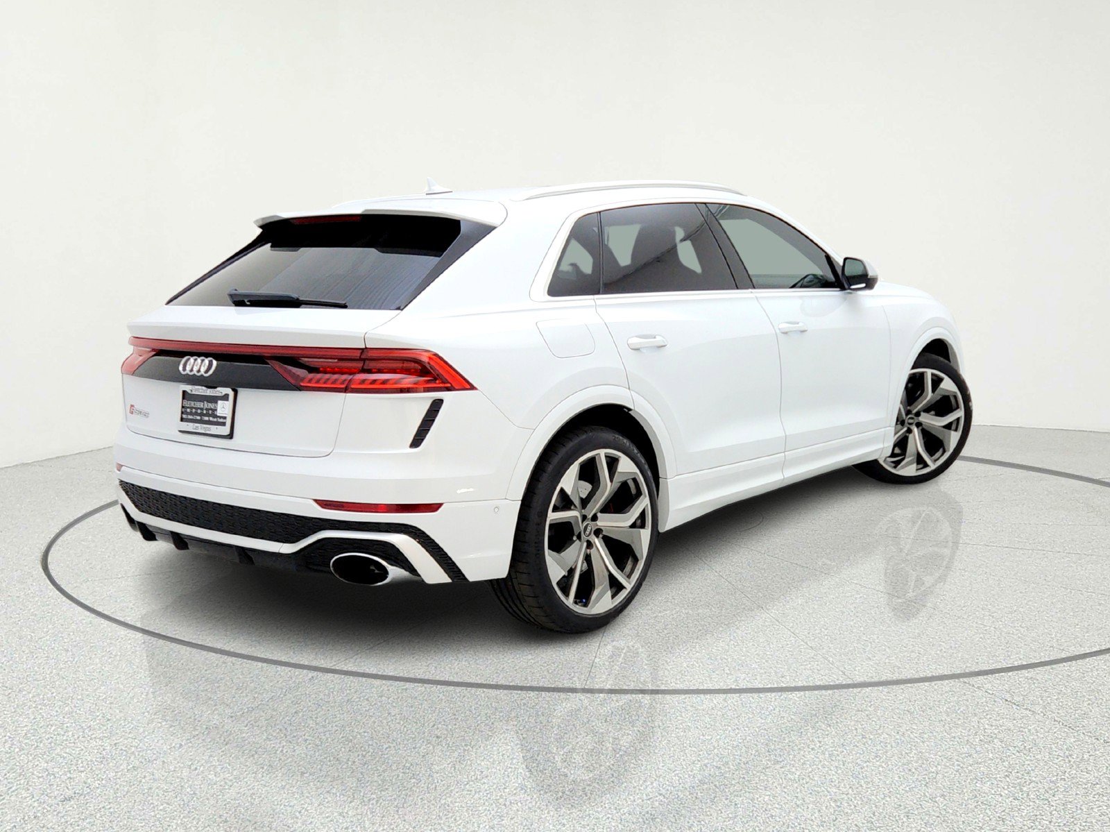 Used 2022 Audi RS Q8 w/ Luxury Package image 9