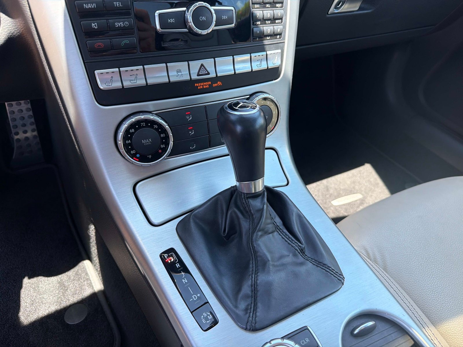 Used 2015 Mercedes-Benz SLK 250 image 18