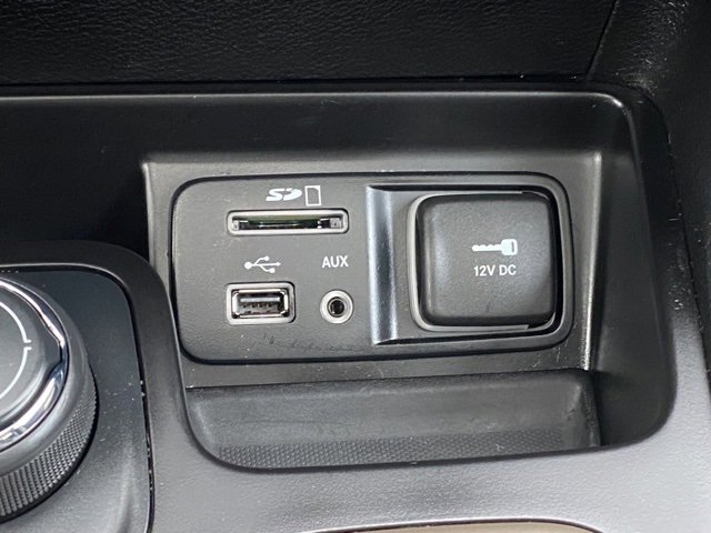 Used 2018 Jeep Cherokee Limited image 30